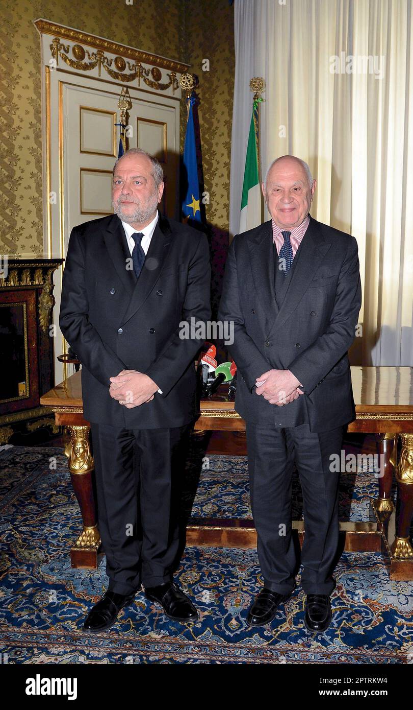 Mailand, Italien. 28. April 2023. Mailand, Treffen in der Präfektur zwischen den Justizministern Italiens und Frankreichs, Carlo Nordio und Eric Dupond-Moretti Editorial Use Only Credit: Independent Photo Agency/Alamy Live News Stockfoto