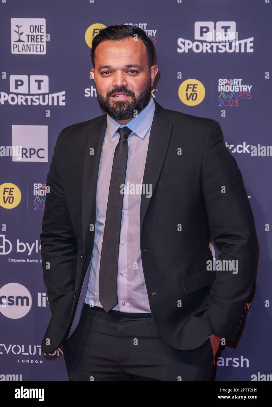 London, Großbritannien. 27. April 2023. Azeem Rafiq nahm an den Sport Industry Awards 2023 bei Battersea Evolution in London Teil. (Foto: Brett Cove/SOPA Images/Sipa USA) Guthaben: SIPA USA/Alamy Live News Stockfoto