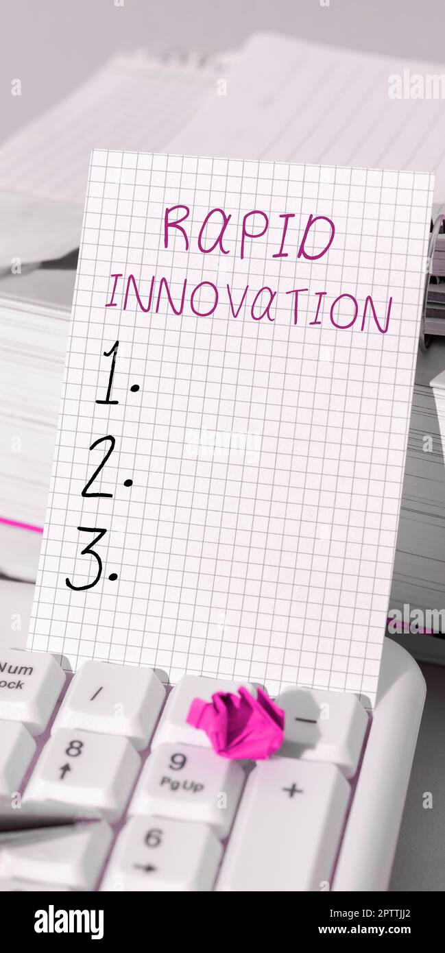 Handschriftlicher Text Rapid Innovation, Geschäftsansatz, der charakteristisch für eine Website ist, die Suchmaschinenalgorithmen verwendet Stockfoto
