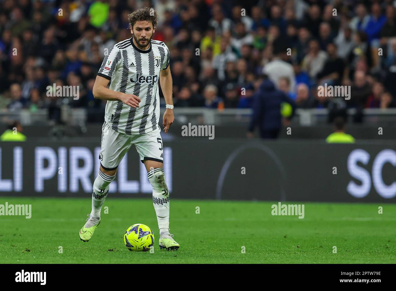 Mailand, Italien. 26. April 2023. Manuel Locatelli vom FC Juventus in Aktion während des Coppa Italia 2022/23 Semi Final 2. Leg Fußballspiels zwischen dem FC Internazionale und dem FC Juventus im Giuseppe Meazza Stadion. Endstand: Inter 1:0 Juventus. (Foto: Fabrizio Carabelli/SOPA Images/Sipa USA) Guthaben: SIPA USA/Alamy Live News Stockfoto