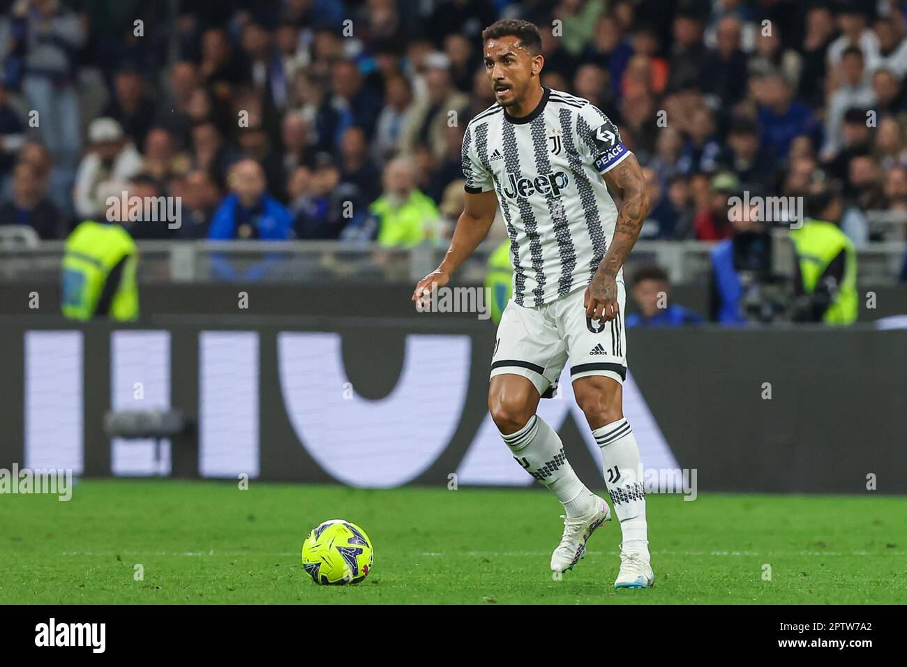 Mailand, Italien. 26. April 2023. Danilo vom FC Juventus in Aktion während des Coppa Italia 2022/23 Semi Final 2. Leg Fußballspiels zwischen dem FC Internazionale und dem FC Juventus im Giuseppe Meazza Stadion. Endstand: Inter 1:0 Juventus. (Foto: Fabrizio Carabelli/SOPA Images/Sipa USA) Guthaben: SIPA USA/Alamy Live News Stockfoto