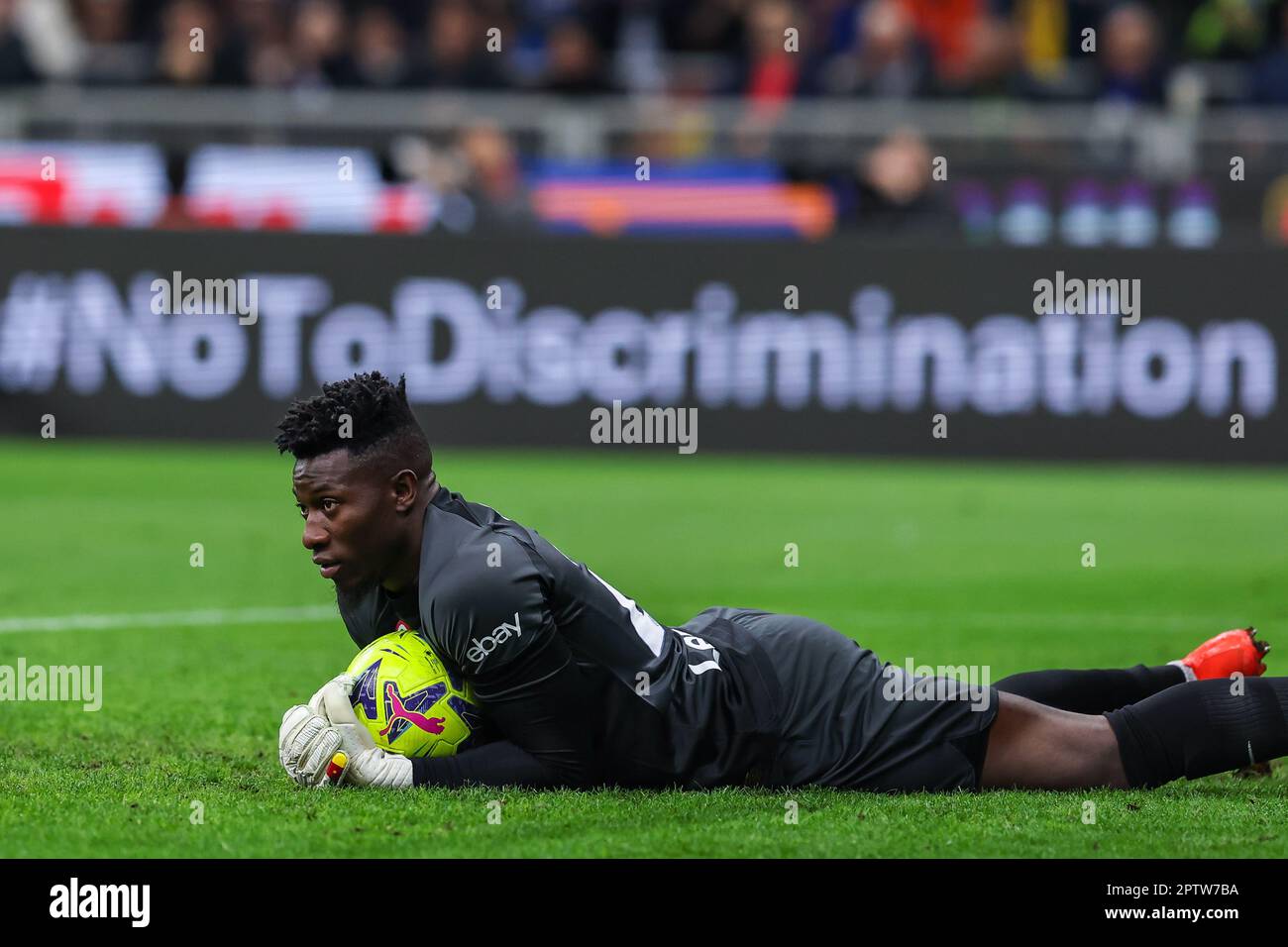 Mailand, Italien. 26. April 2023. Andre Onana vom FC Internazionale in Aktion während des Coppa Italia 2022/23 Semi Final 2. Leg Fußballspiels zwischen dem FC Internazionale und dem FC Juventus im Giuseppe Meazza Stadium. Endstand: Inter 1:0 Juventus. (Foto: Fabrizio Carabelli/SOPA Images/Sipa USA) Guthaben: SIPA USA/Alamy Live News Stockfoto