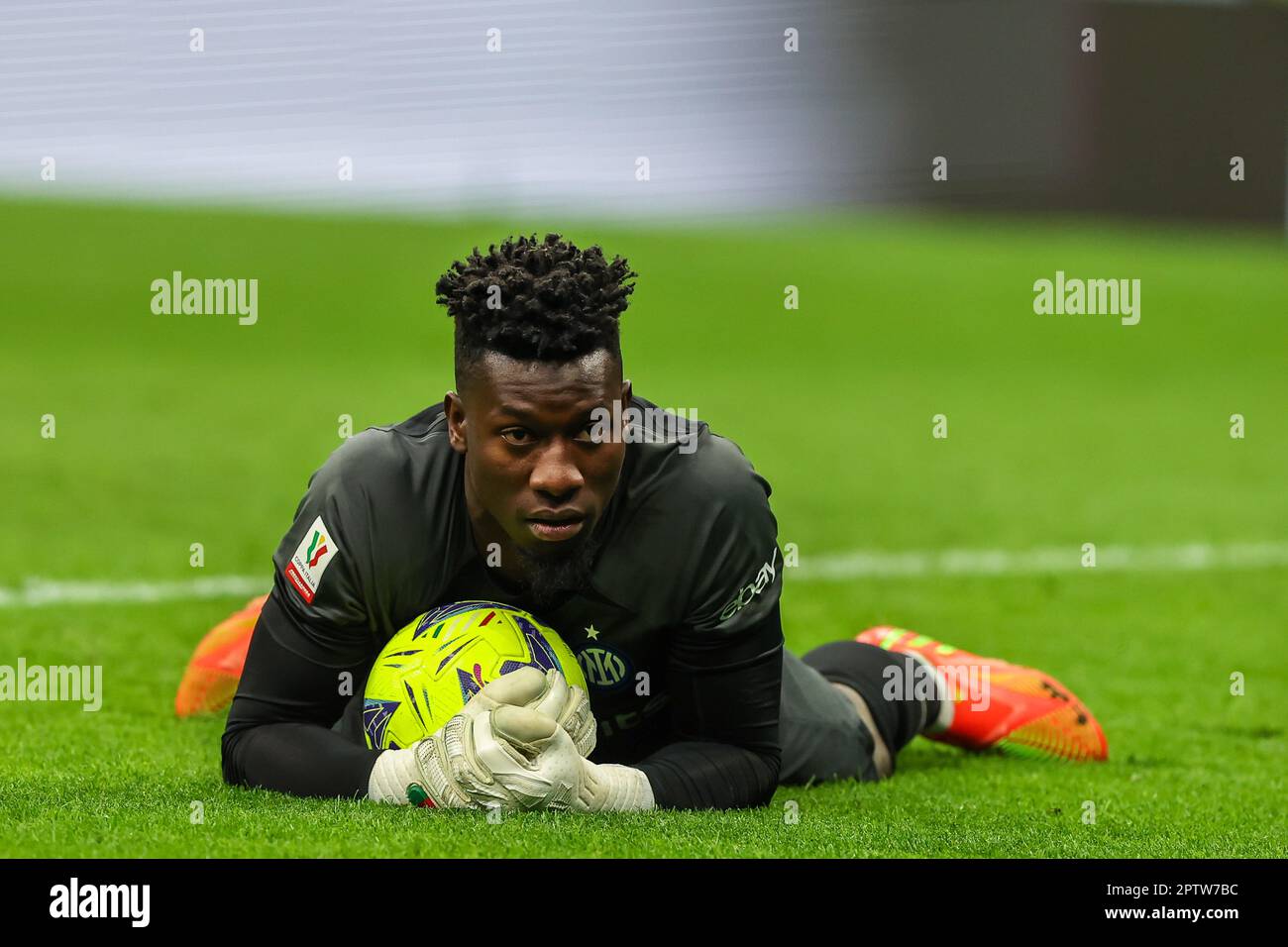 Mailand, Italien. 26. April 2023. Andre Onana vom FC Internazionale in Aktion während des Coppa Italia 2022/23 Semi Final 2. Leg Fußballspiels zwischen dem FC Internazionale und dem FC Juventus im Giuseppe Meazza Stadium. Endstand: Inter 1:0 Juventus. (Foto: Fabrizio Carabelli/SOPA Images/Sipa USA) Guthaben: SIPA USA/Alamy Live News Stockfoto