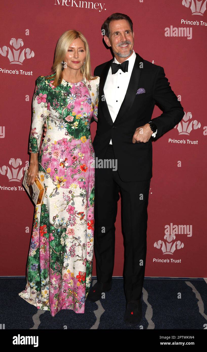 27. April 2023, New York City, New York, USA: KRONPRINZ PAVLOS VON GRIECHENLAND und KRONPRINZESSIN MARIE-CHANTAL VON GRIECHENLAND auf dem roten Teppich bei der Ankunft der Trust Global Gala von 2023 PrinceÂ€ in der Casa Cipriani. (Kreditbild: © Nancy Kaszerman/ZUMA Press Wire) NUR REDAKTIONELLE VERWENDUNG! Nicht für den kommerziellen GEBRAUCH! Stockfoto