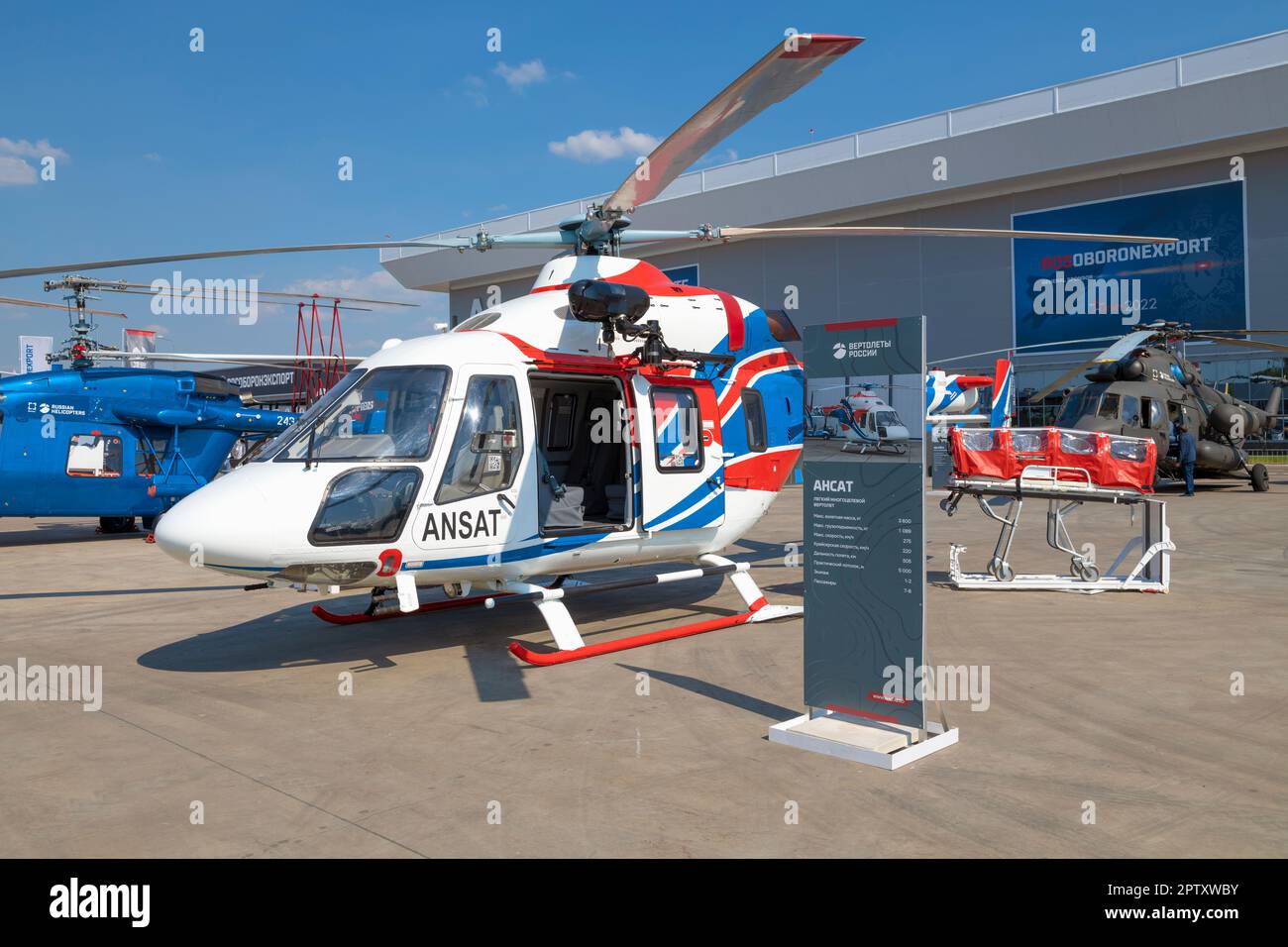 MOSKAU REGION, RUSSLAND - 18. AUGUST 2022: Leichter Mehrzweck-Hubschrauber „Ansat“, hergestellt von JSC „Helicopters of Russia“ Stockfoto