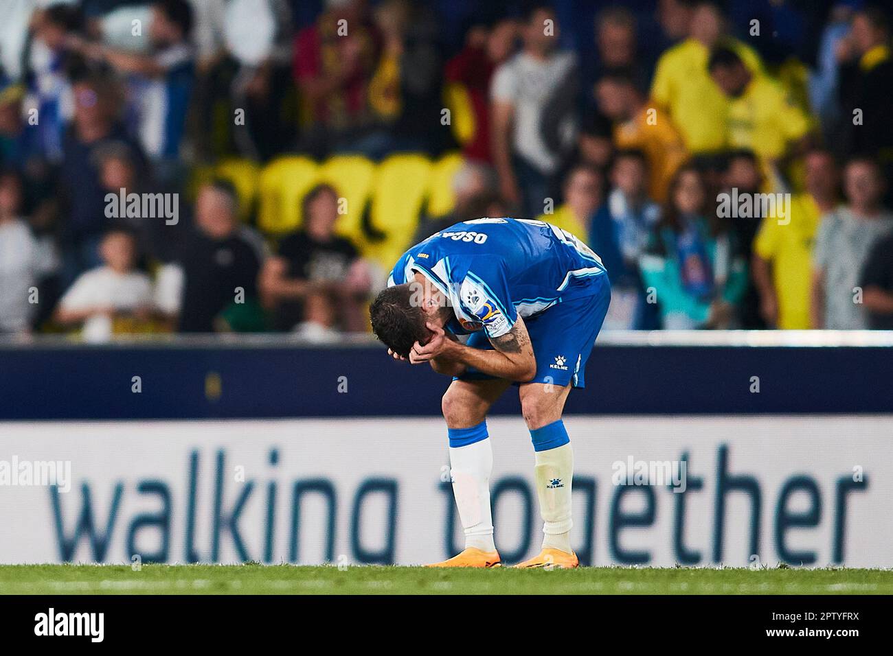 Oscar Gil von RCD Espanyol reagiert auf das Spiel LaLiga Santander zwischen Villarreal CF und RCD Espanyol am 27. April 2023 in Villarreal, Spanien. Stockfoto