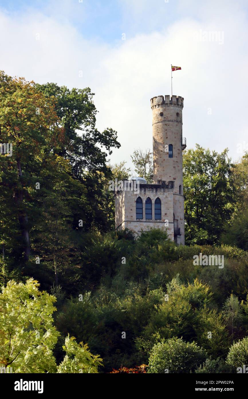 Aussichtsturm Tillyschanze auf dem bewaldeten Rabanenkopf, Niedersachsen, Deutschland, Hannoversch Muenden Stockfoto