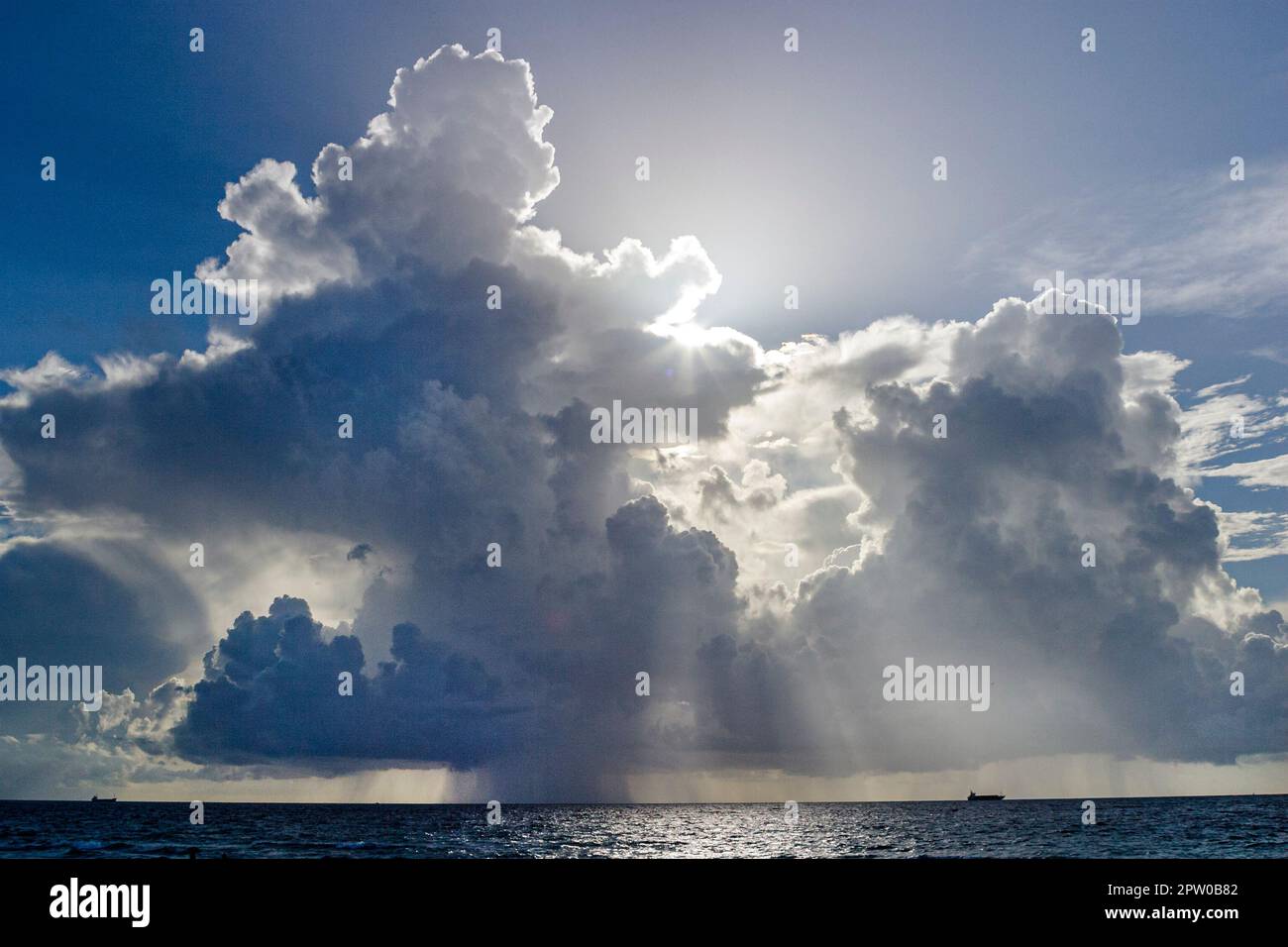 Miami Beach Florida, Atlantikküste, Sonnenaufgang Wolken Wetter Klimawandel Sturmregen, Stockfoto