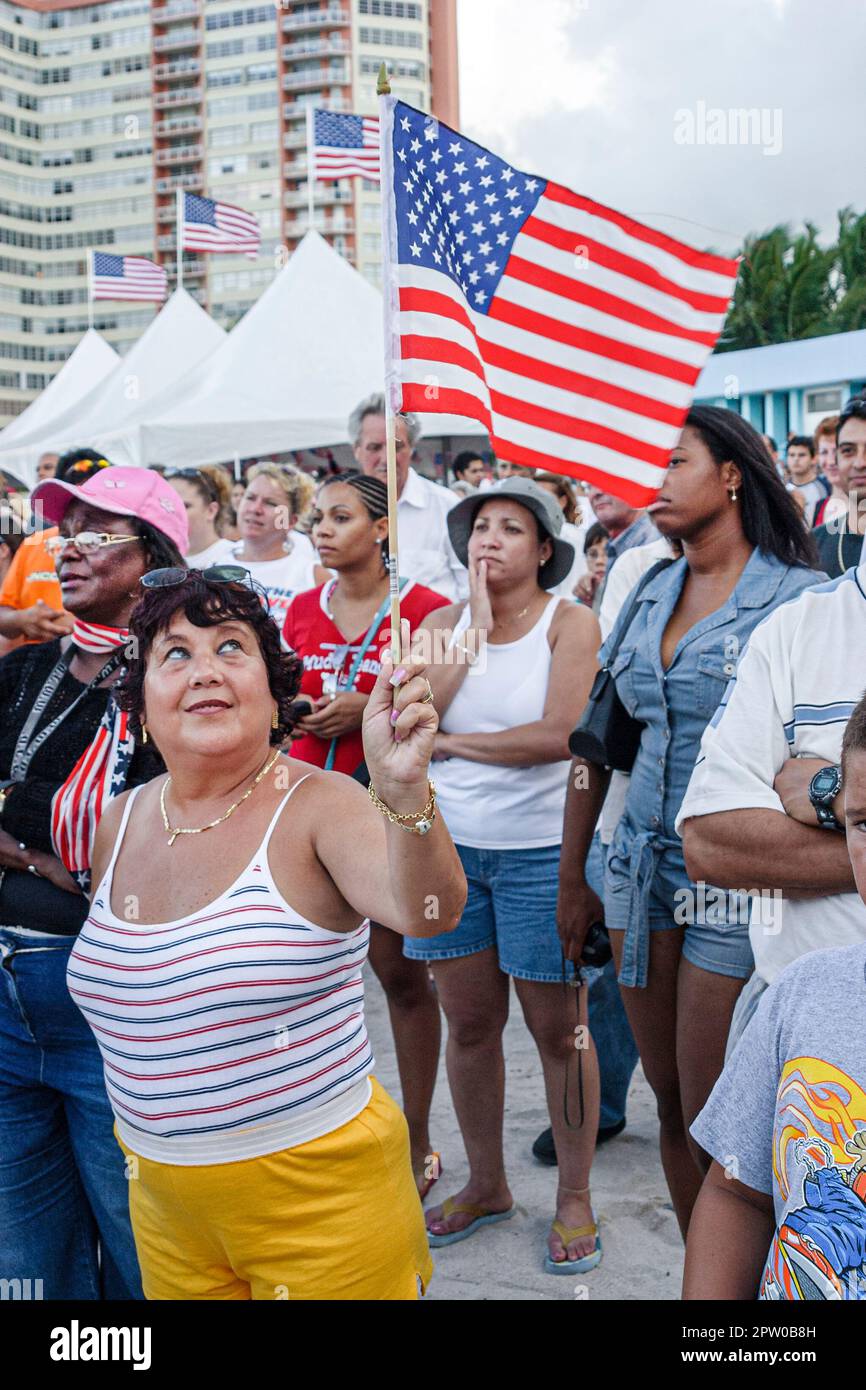 Miami Beach, Florida, Unabhängigkeitstag, 4. Juli, patriotischer jährlicher Feiertag, Staatsbürgerschaftszeremonie, Einwanderung, Einbürgerung, ethnisch gemischt Stockfoto