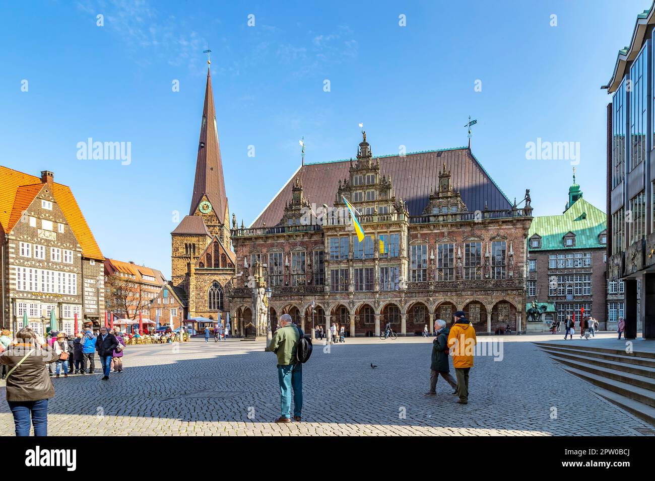 Das Rathaus am Rande des Marktplatzes in der Altstadt von Bremen. Stockfoto