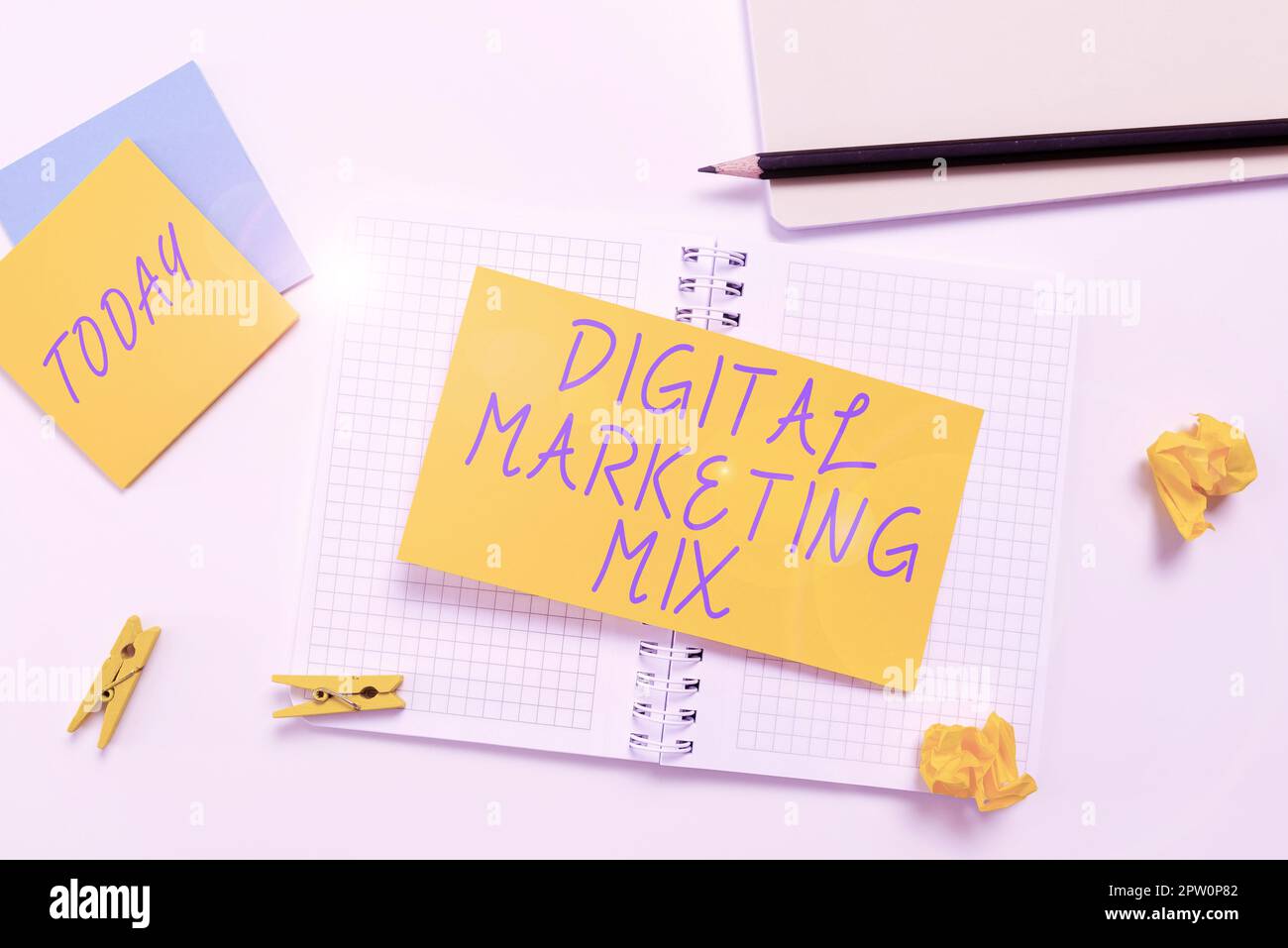 Handschriftlicher Text Digital Marketing Mix, Word für eine Reihe von Aktionen zur Förderung der Marke auf dem Markt Stockfoto