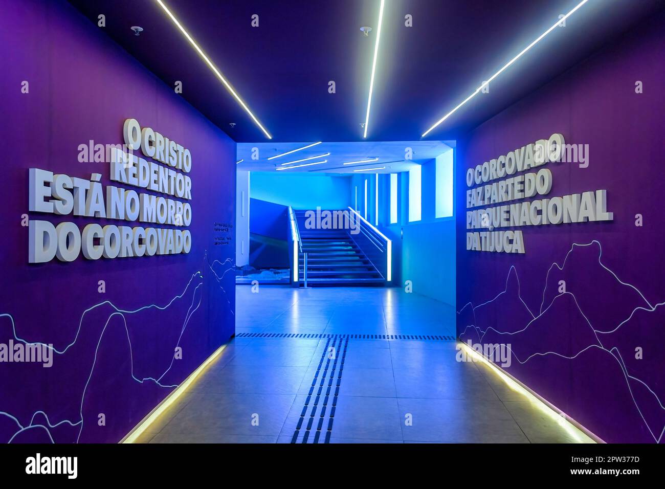 Rio de Janeiro, Brasilien - 14. April 2023: Eintritt in den Tijuca-Nationalpark und Christus, den Erlöser Stockfoto