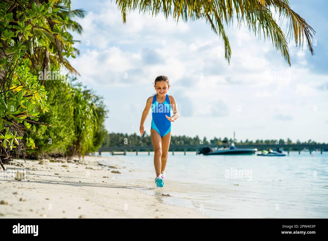 Happy Child Having Fun On Beach Verspielte Kid Person Stockfoto