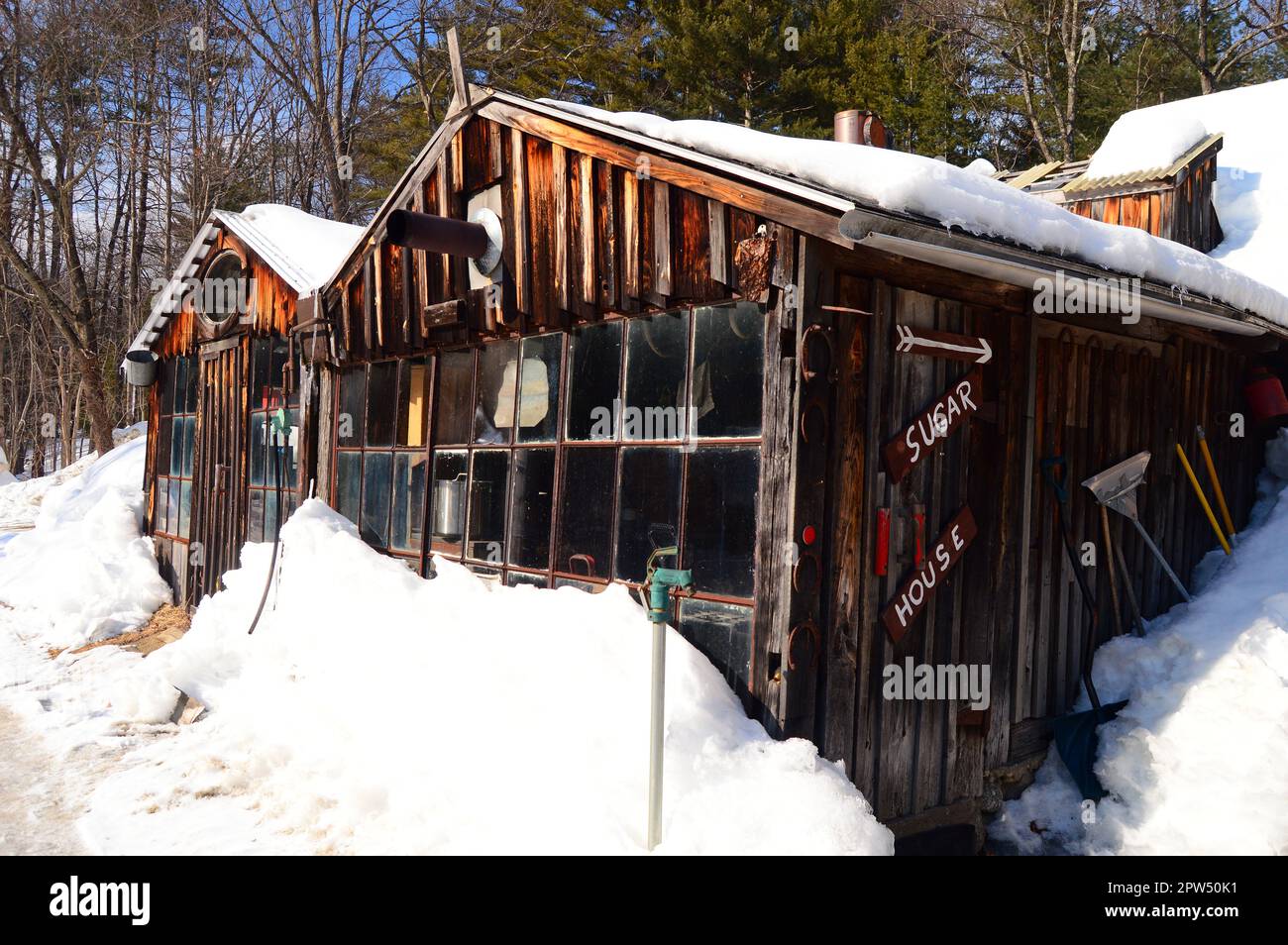 Ein Maple Sugar House im Winter in Mason New Hampshire Stockfoto