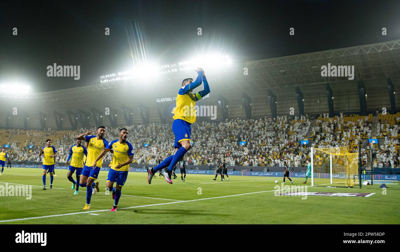 Cristiano Ronaldo vom FC Al-Nassr feiert sein Tor gegen den FC Al-Raed während des SAFF Roshn Saudi Pro League 2023-24 Match Day 24 im Al-Awwal Park Stadium am 29. April 2023 in Riad, Saudi-Arabien. Foto: Victor Fraile / Power Sport Images Credit: Power Sport Images Ltd/Alamy Live News Stockfoto