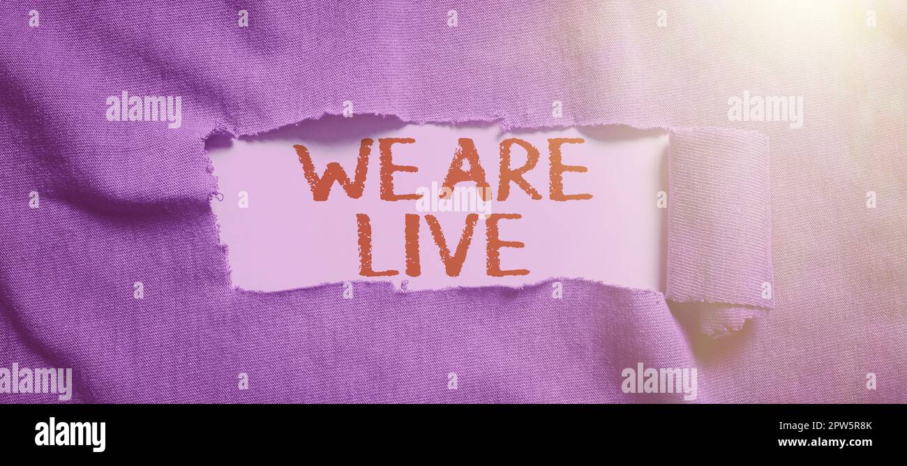 Konzeptionelle Anzeige Wir sind live, Geschäftsübersicht kontinuierlicher Bericht oder Chat, der in Echtzeit gestreamt wird Stockfoto