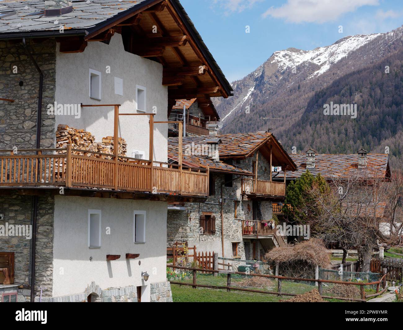 Bergstadt Lignan im Aosta Vally, NW Italien Stockfoto