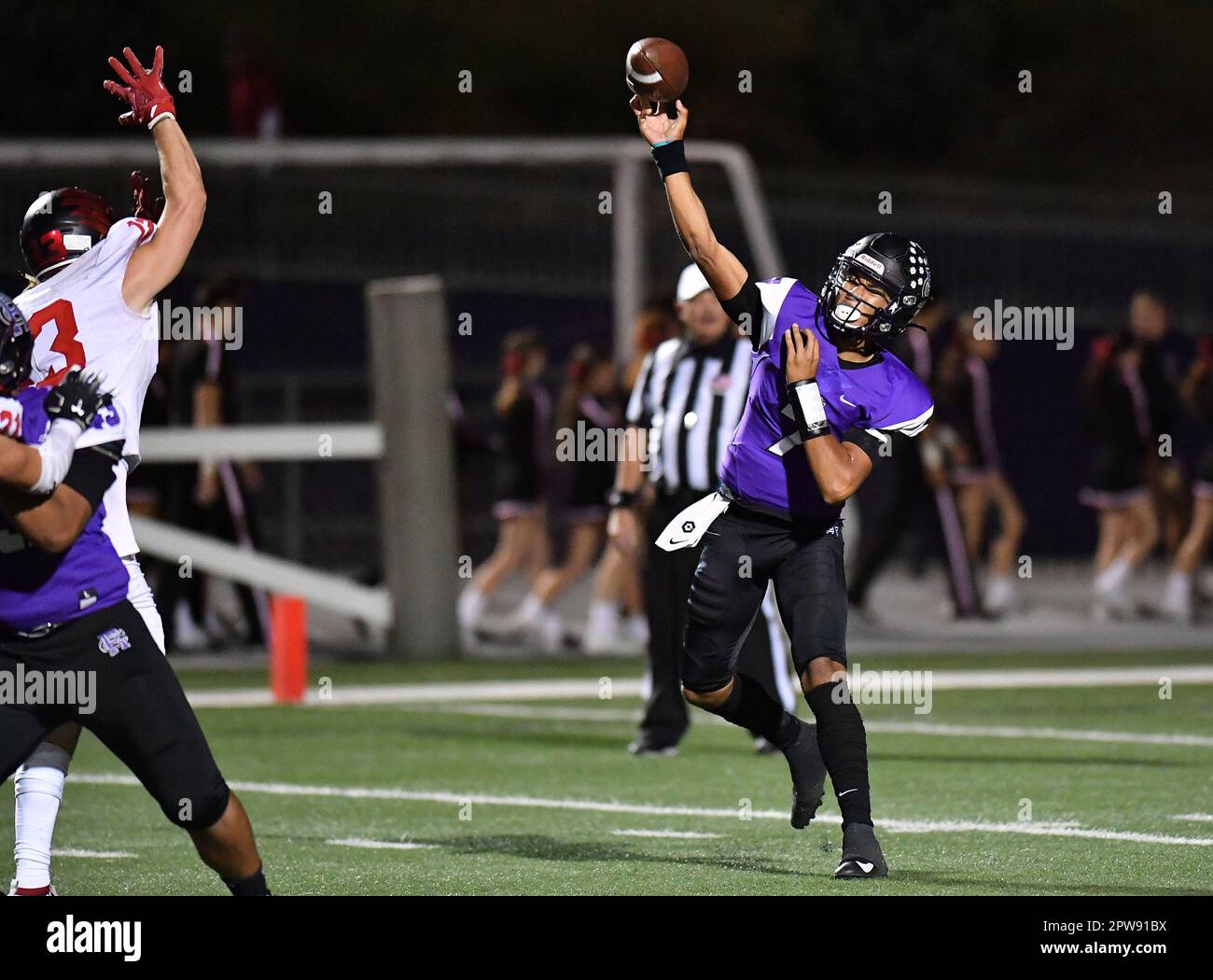 Rancho Cucamonga, Kalifornien. 8. November 2019. Top Quarterback Prospect CJ Stroud #7 von Rancho Cucamonga in Aktion gegen Murrieta Valley.CIF-SS Prep Football DIV 2 Playoff Varsity Murrieta Valley vs. Rancho Cucamonga.Louis Lopez/Modern Exposure. Kredit: csm/Alamy Live News Stockfoto