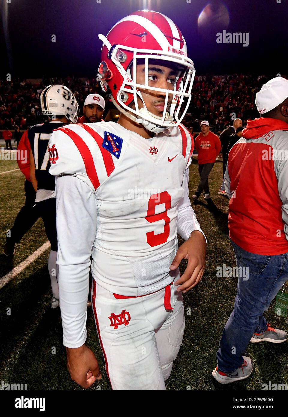 30. November 2019 Cerritos, CA. Top Prep Quarterback Prospect Bryce Young #9 von Hook Dei in Aktion vs. St. John Bosco. Das CIF-SS DIV 1 Championship Prep Footballspiel gegen die Hook Dei Monarchs. Hook Dei gegen St. John Bosco High School in Cerritos, Kalifornien. Louis Lopez/Modern Exposure/Cal Sport Media. Stockfoto