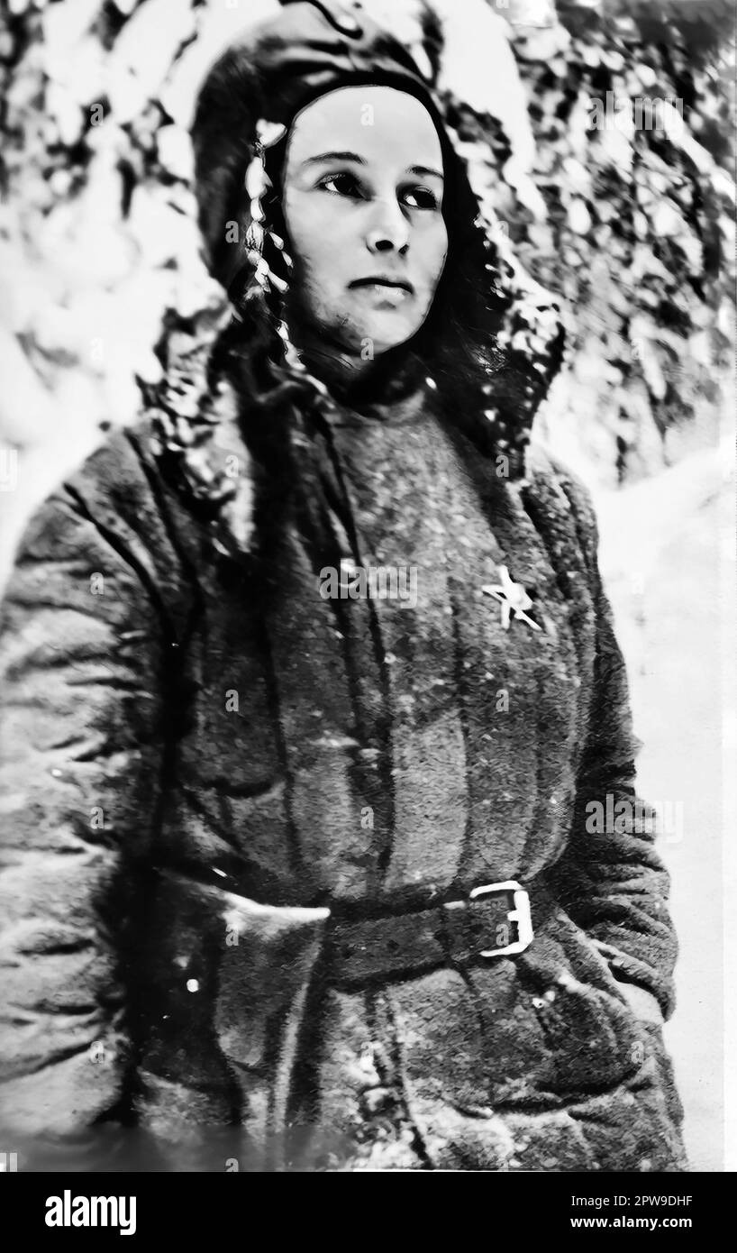 Eine russische Guerillakämpferin im 11. Weltkrieg, T Balavenskava, der Tuchkova Guerillaeinheit, die für ihre Leistungen den Orden des Roten Sterns erhielt. Diese Einheit operierte im Moskauer Gebiet. Stockfoto