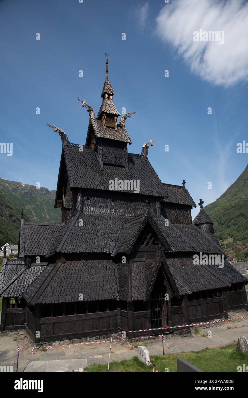 Die Borgund-Pfastenkirche wurde nach 1180 als ländliche Pfastenkirche im norwegischen Vestland errichtet und ist die zweitälteste, aber am meisten einheimische Pfastenkirche Stockfoto