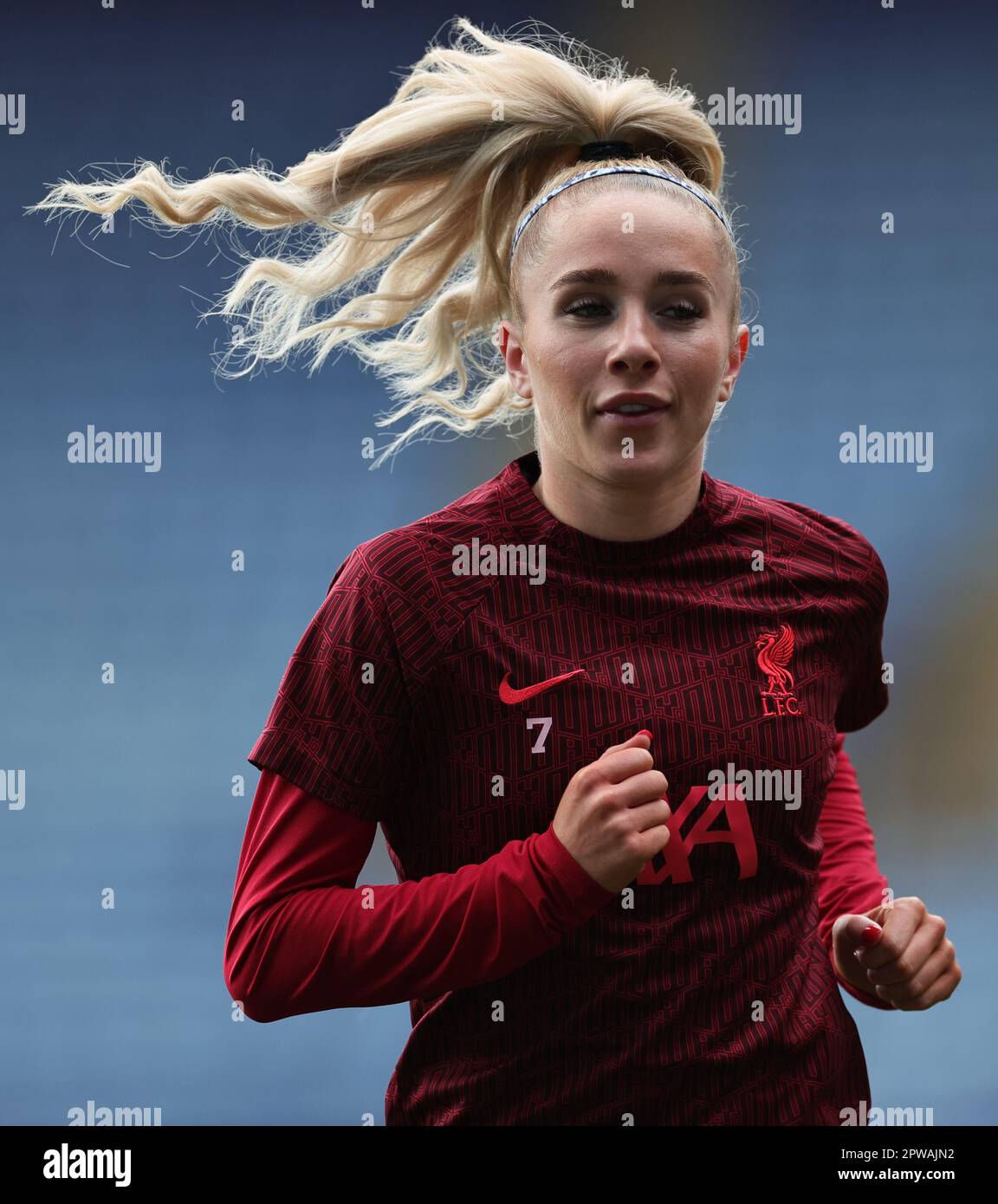 Missy Bo Kearns aus Liverpool wärmt sich vor dem Barclays FA Womens Super League-Spiel zwischen Leicester City Women und Liverpool Women im King Power Stadium in Leicester am Samstag, den 29. April 2023. (Kredit: James Holyoak / Alamy Live News) Stockfoto