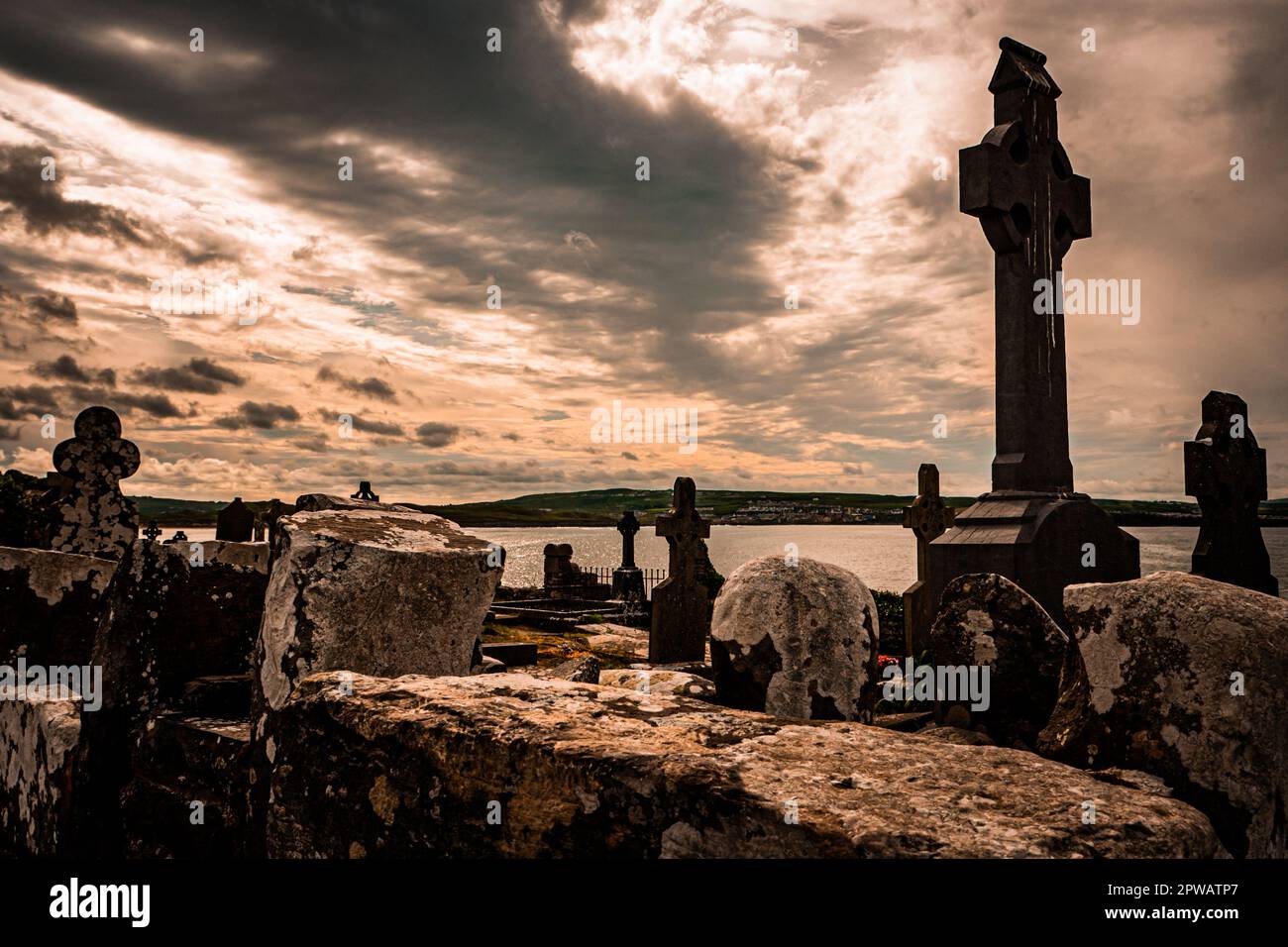 Der Friedhof der antiken irischen christlichen Mönche auf dem Wild Atlantic Way Stockfoto