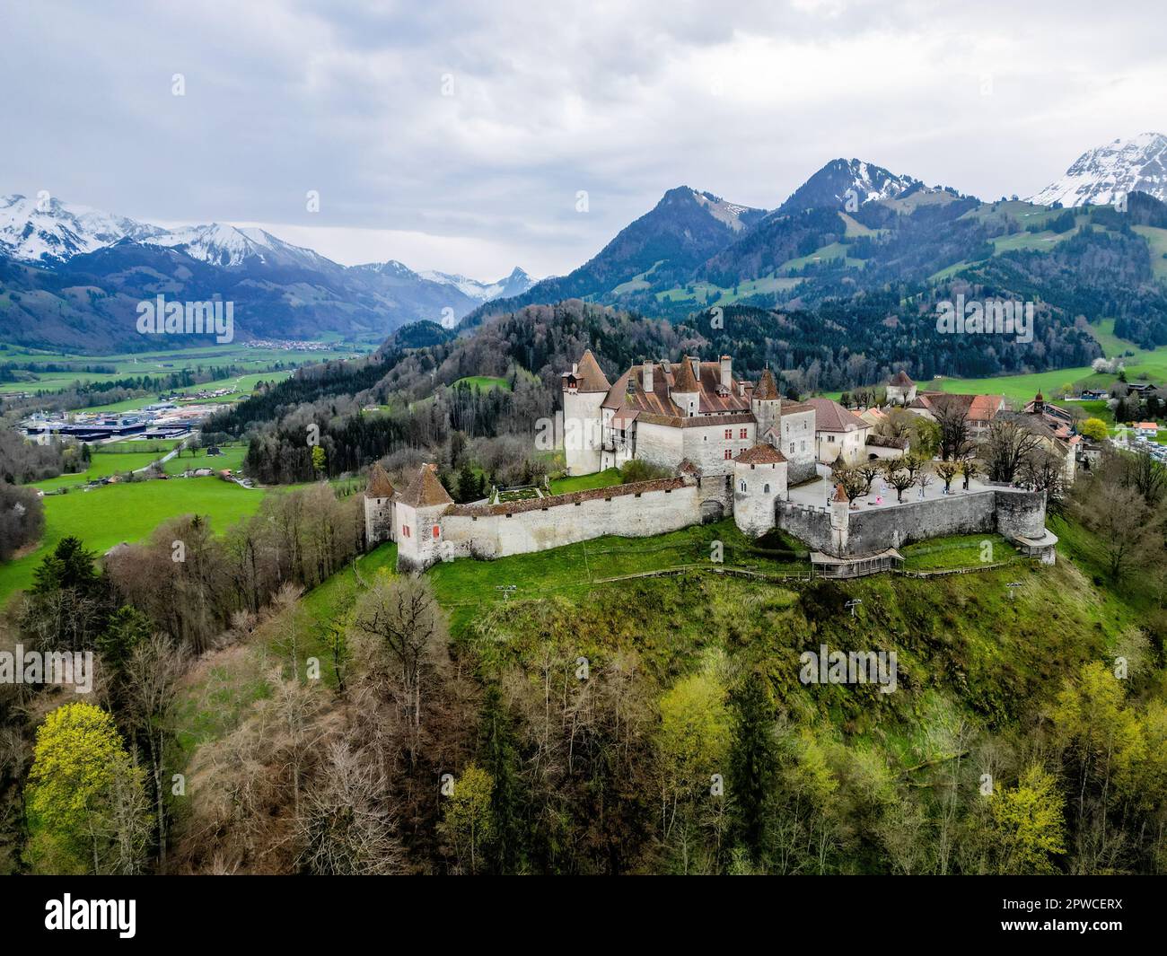 Die berühmte Burg Greyerz in der Schweiz heißt auch Schloss Greyerz Stockfoto