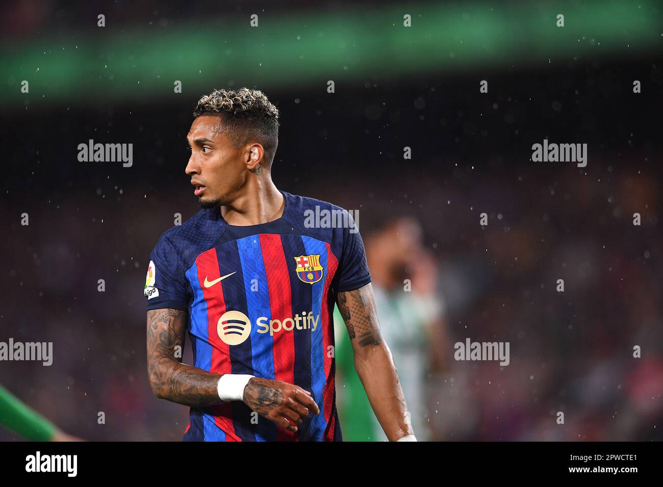 Barcelona, Esp. 29. April 2023. FC BARCELONA gegen REAL BETIS 29. April 2023 Raphina (22) des FC Barcelona während des Spiels zwischen FC Barcelona und Real Betis, das dem zweiunddreißigsten Tag von La Liga Santander im Spotify Camp Nou in Barcelona entspricht. Kredit: Rosdemora/Alamy Live News Stockfoto