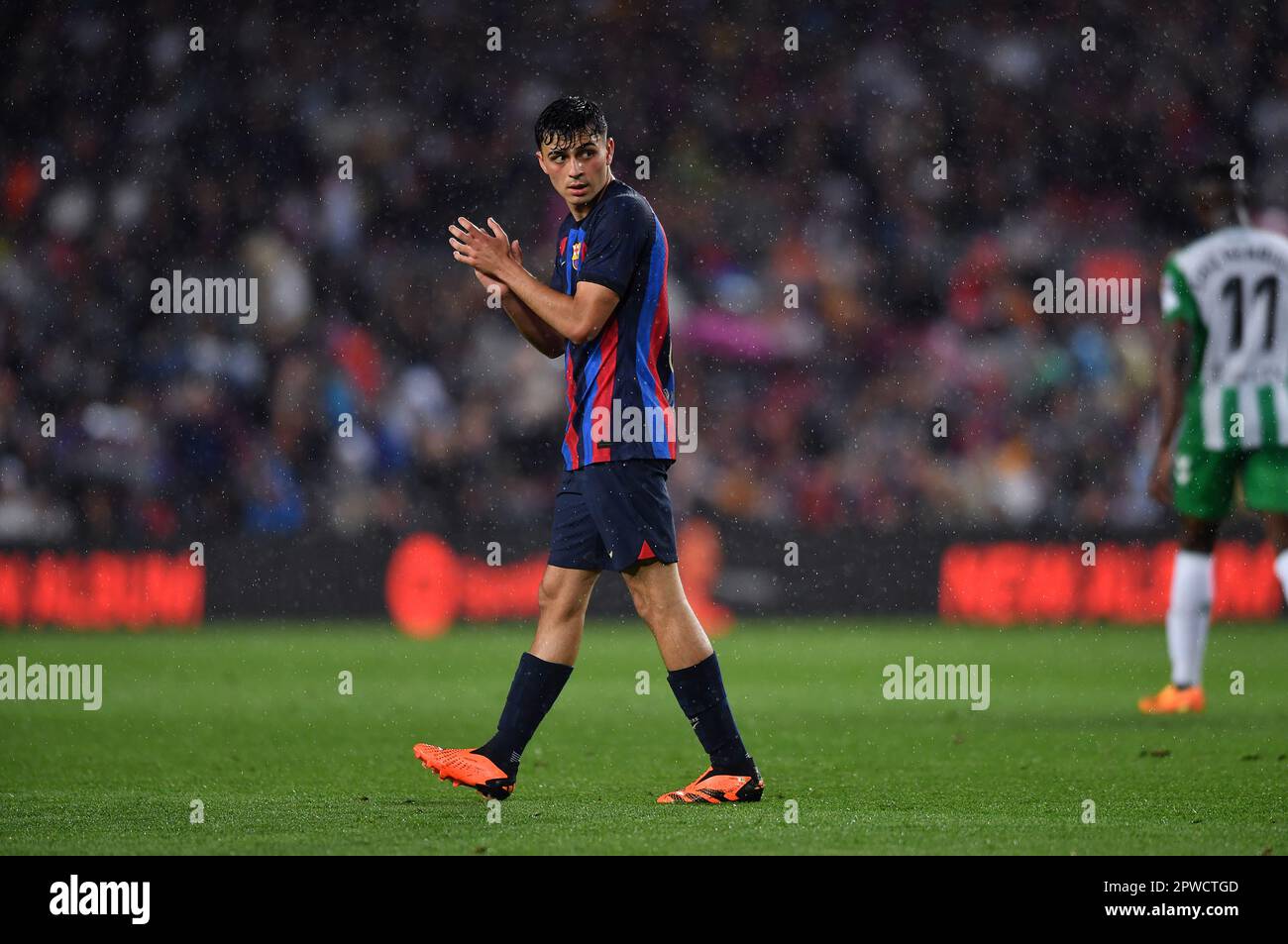 Barcelona, Esp. 29. April 2023. FC BARCELONA gegen REAL BETIS 29. April 2023 Pedri (8) des FC Barcelona während des Spiels zwischen dem FC Barcelona und Real Betis, das dem zweiunddreißigsten Tag von La Liga Santander im Spotify Camp Nou in Barcelona, Spanien entspricht. Kredit: Rosdemora/Alamy Live News Stockfoto