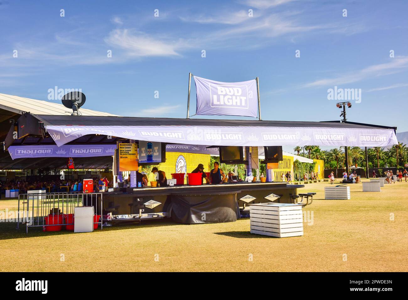 Indio, Kalifornien, 29. April 2023- Bud Light Verkaufsbereich nach umstrittener LGBQIA+ Werbekampagne beim Stagecoach Country Music Festival völlig leer. Foto: Ken Howard/Alamy Live News Stockfoto