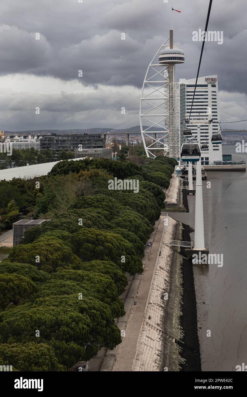 Von der Seilbahn, Lissabon, Portugal, blickt man auf Zeh Myriad Stockfoto