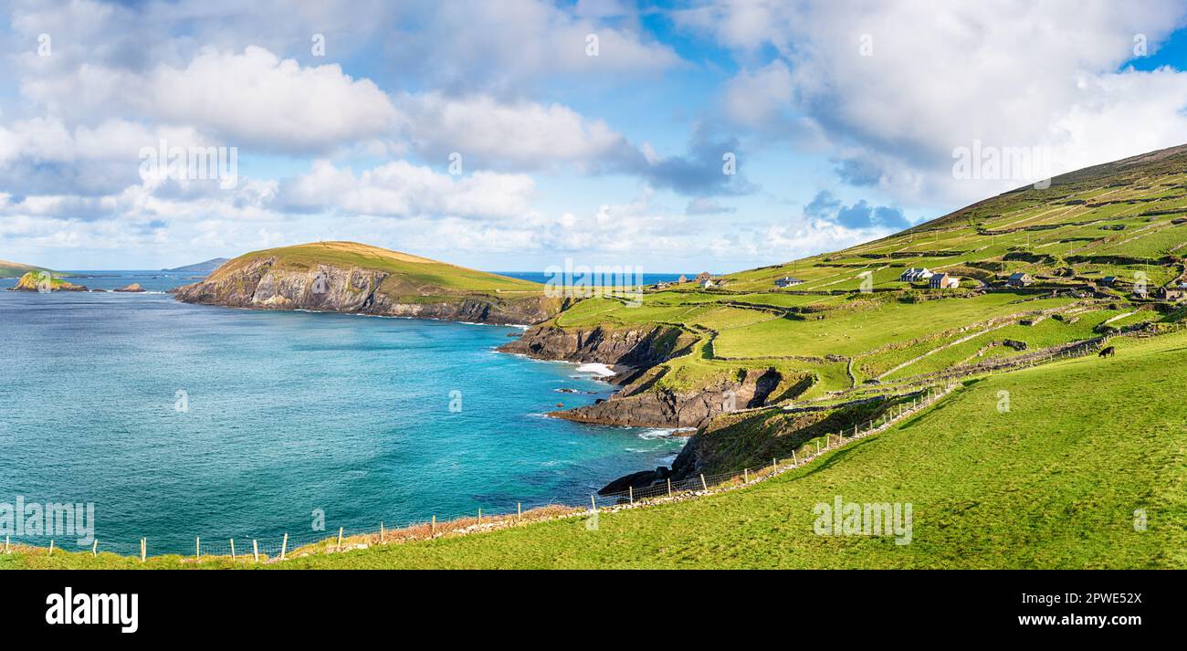 Blick auf Dunmore Head vom Slea Drive auf der Dingle-Halbinsel im County Kerry an der Westküste Irlands Stockfoto