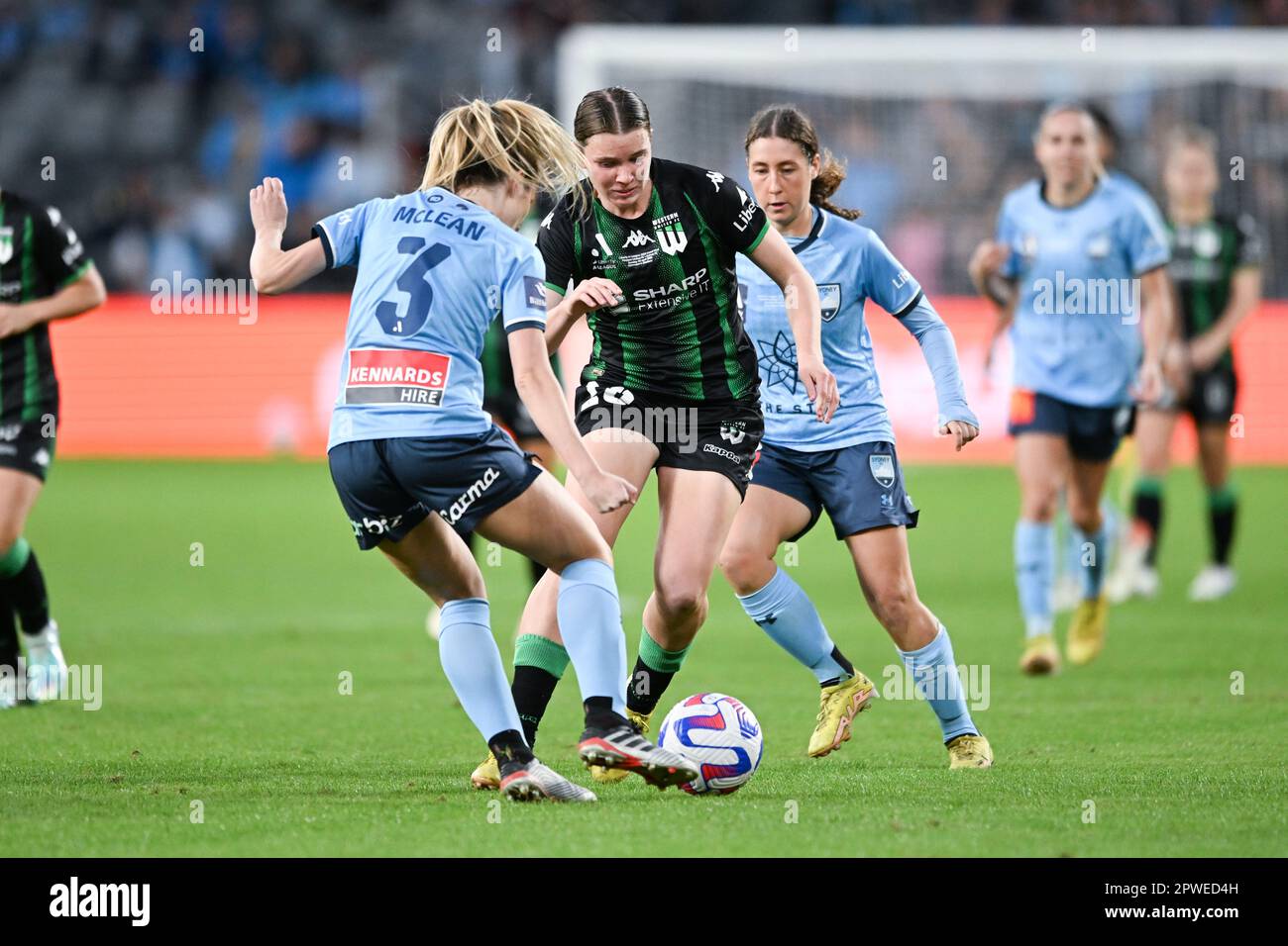 Sydney, Australien. 30. April 2023. Charlotte McLean (L), Sarah Rose Hunter (R) vom FC Sydney und Kahli Mary Johnson (M) vom FC Western United werden während des Grand Final der Liberty A-League 2023 zwischen dem FC Sydney und dem FC Western United im CommBank Stadium in Aktion gesehen. Endstand Sydney FC 4:0 Western United (Foto: Luis Veniegra/SOPA Images/Sipa USA) Gutschrift: SIPA USA/Alamy Live News Stockfoto