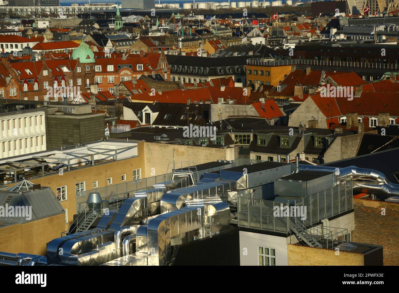 von den Dächern der stadt kopenhagen aus hat man einen tollen Ausblick Stockfoto