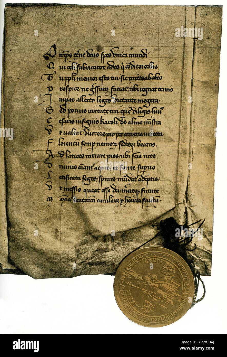 Der Titel von 1906 lautet: "Der goldene [päpstliche] Stier von Kaiser Karl IV. Aus dem Jahr 1356. Erste Seite des Kaiserstils Das Original befindet sich in der Nationalbibliothek in Wien [Österreich].“ Stockfoto