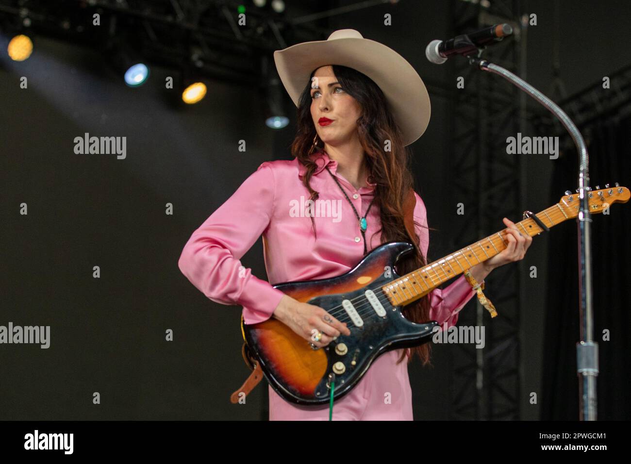 Indio, USA. 29. April 2023. Country-Musiker Jaime Wyatt während des Stagecoach Music Festivals im Empire Polo Club am 29. April 2023 in Indio, Kalifornien (Foto: Daniel DeSlover/Sipa USA) Guthaben: SIPA USA/Alamy Live News Stockfoto