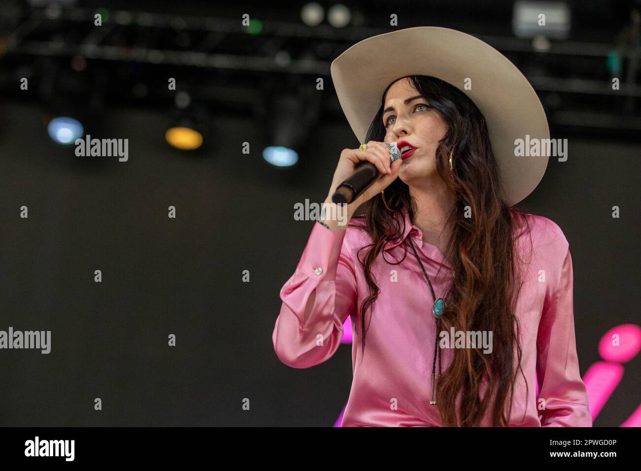 Indio, USA. 29. April 2023. Country-Musiker Jaime Wyatt während des Stagecoach Music Festivals im Empire Polo Club am 29. April 2023 in Indio, Kalifornien (Foto: Daniel DeSlover/Sipa USA) Guthaben: SIPA USA/Alamy Live News Stockfoto