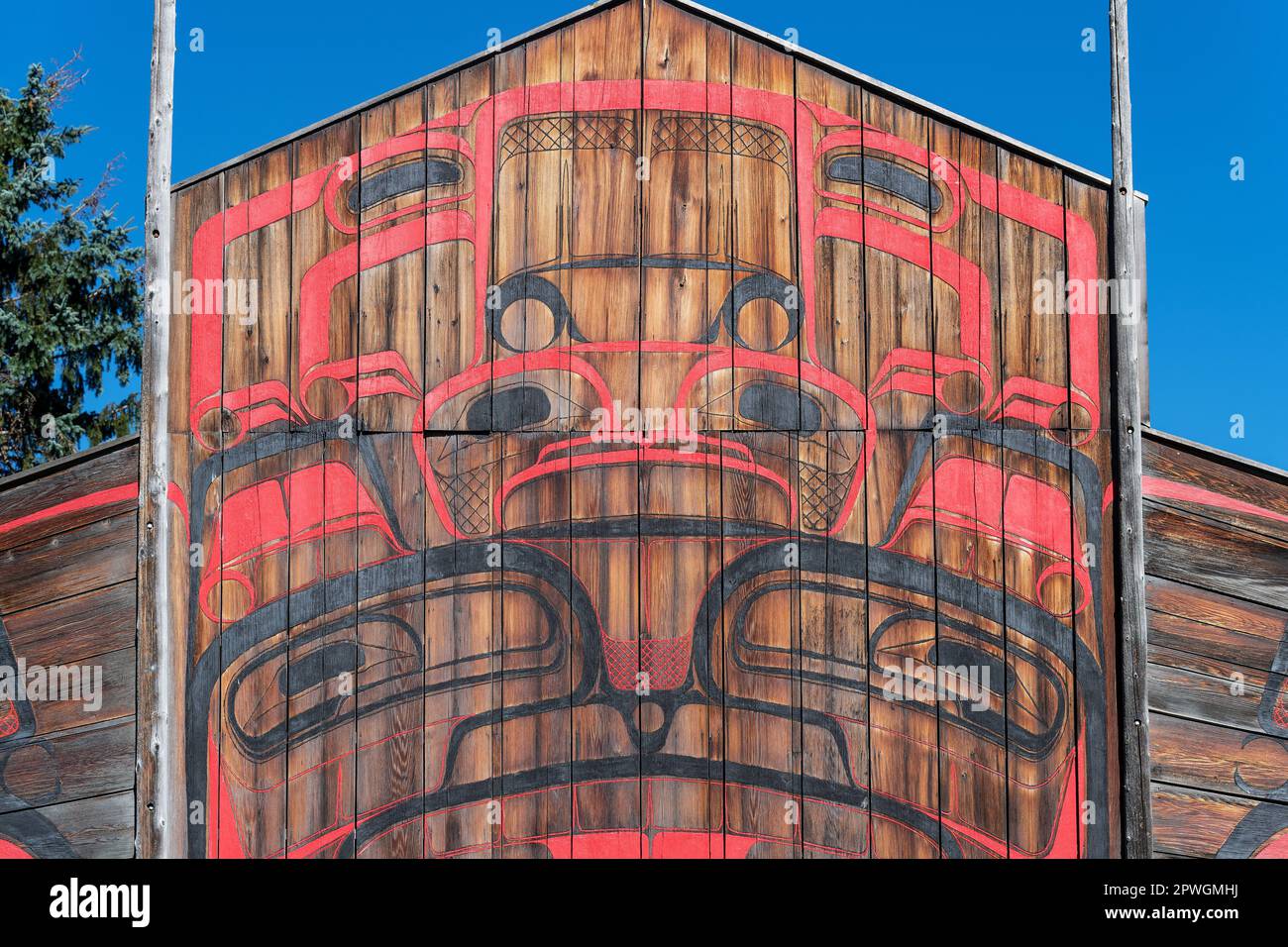 Lange Häuser der Gitxsan First Nations, Ksan historisches Dorf, Old Hazelton, BC, Kanada. Stockfoto