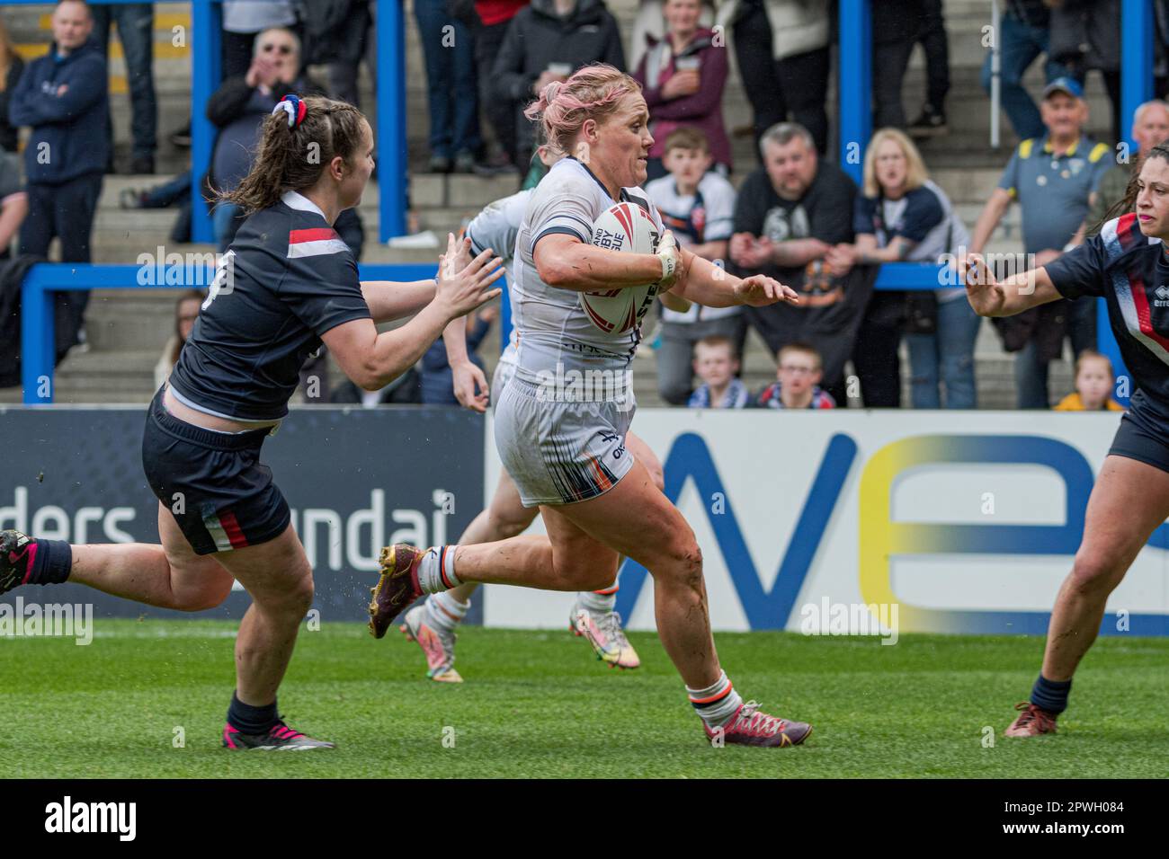 Halliwell Jones Stadium, Warrington, England. 29. April 2023 England gegen Frankreich, Frauen-Rugby-Liga, Mid-Season International. Kredit: Mark Percy Stockfoto