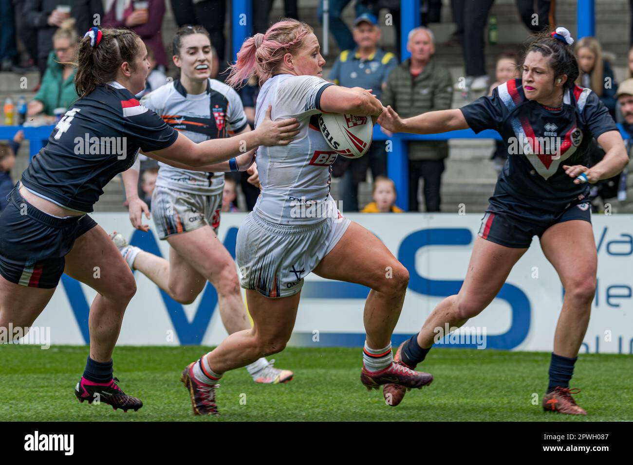 Halliwell Jones Stadium, Warrington, England. 29. April 2023 England gegen Frankreich, Frauen-Rugby-Liga, Mid-Season International. Kredit: Mark Percy Stockfoto