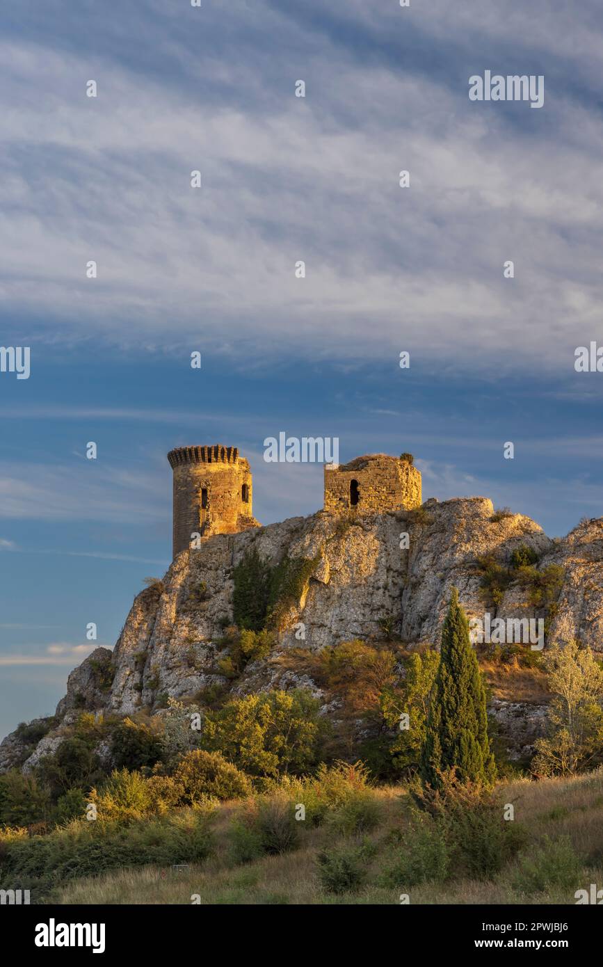 Die Ruinen von Chateau de l´befinden sich in der Nähe von Chateauneuf-du-Pape, Provence, Frankreich Stockfoto