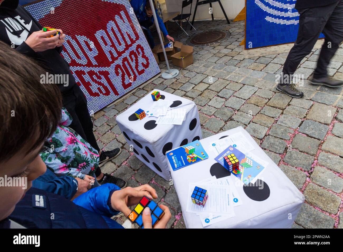 SopronFest 2023 Logo mit 625 Rubikwürfel auf dem Sopron Fest 2023 in Sopron, Ungarn Stockfoto