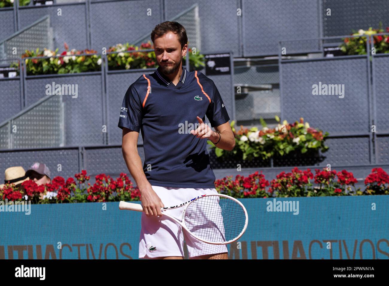 Madrid, Spanien. 01. Mai 2023. Tennis: Mutua Madrid Open Tennis Turnier - Madrid, Individual, Männer: Alexander Shevchenko V Daniil Medvedev . Kredit: EnriquePSans/Alamy Live News Stockfoto