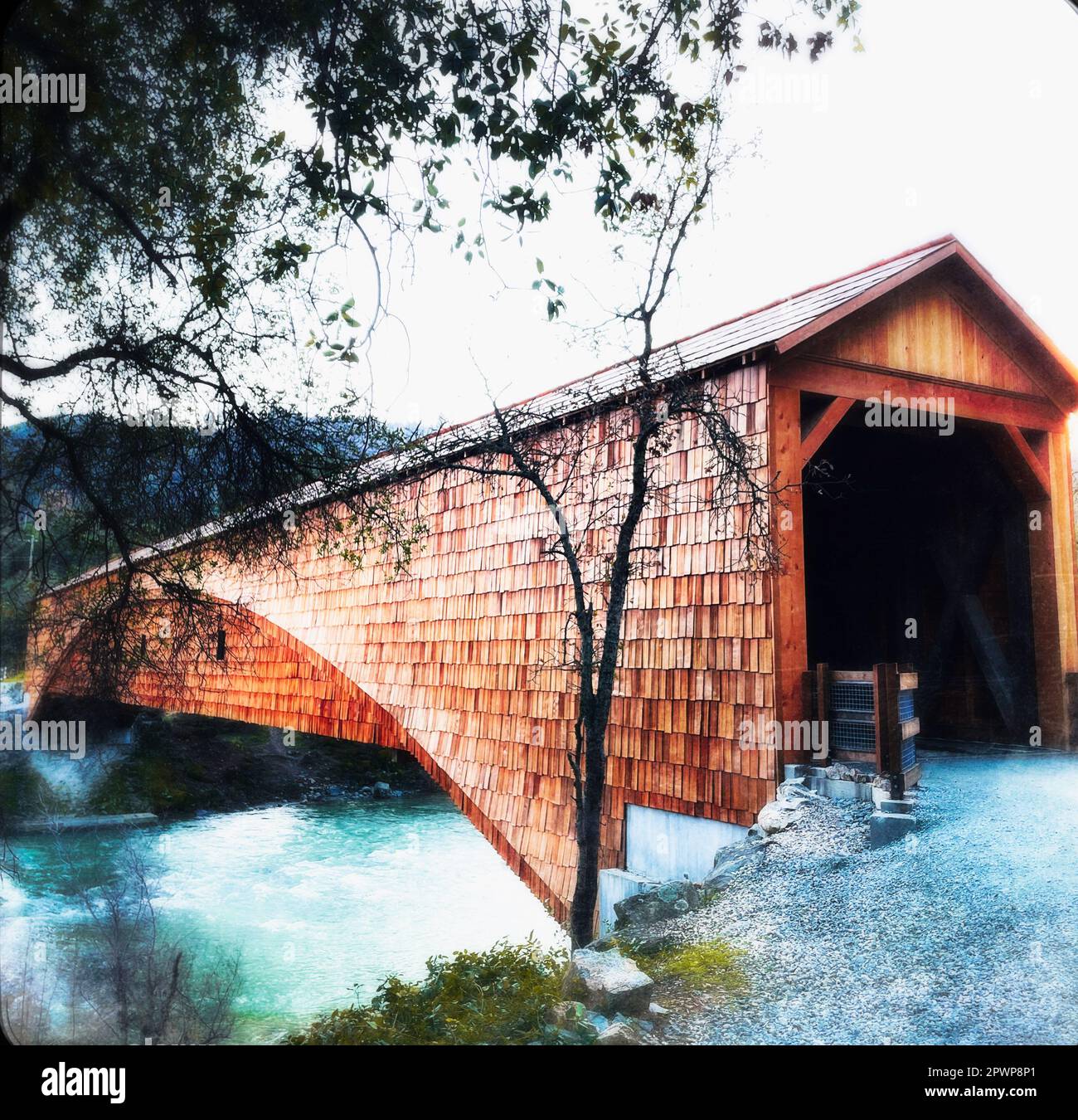 Historische überdachte Brücke über den Yuba River Nevada City California Stockfoto