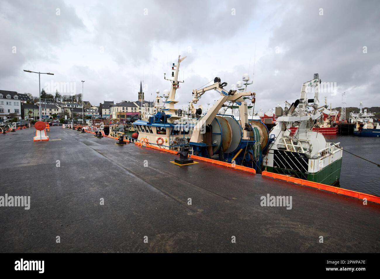 Fischerboote im killybegs Fischereihafen Zentrum Grafschaft donegal republik irland Stockfoto