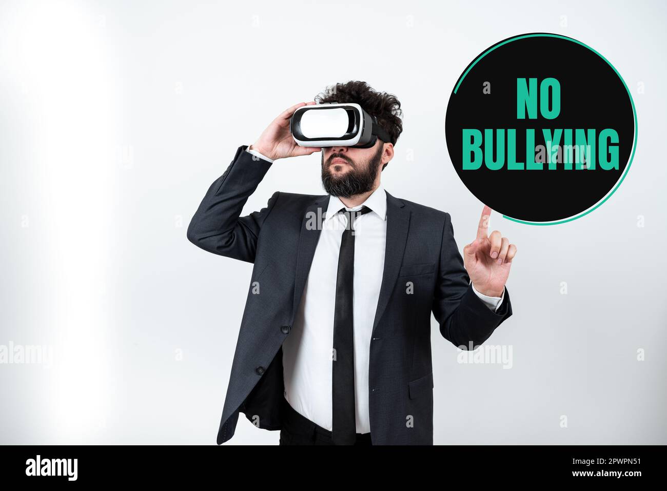 Schild mit der Aufschrift No Mobbing, Internet Concept Stop aggressives Verhalten unter Kindern Ungleichgewicht der Macht Stockfoto