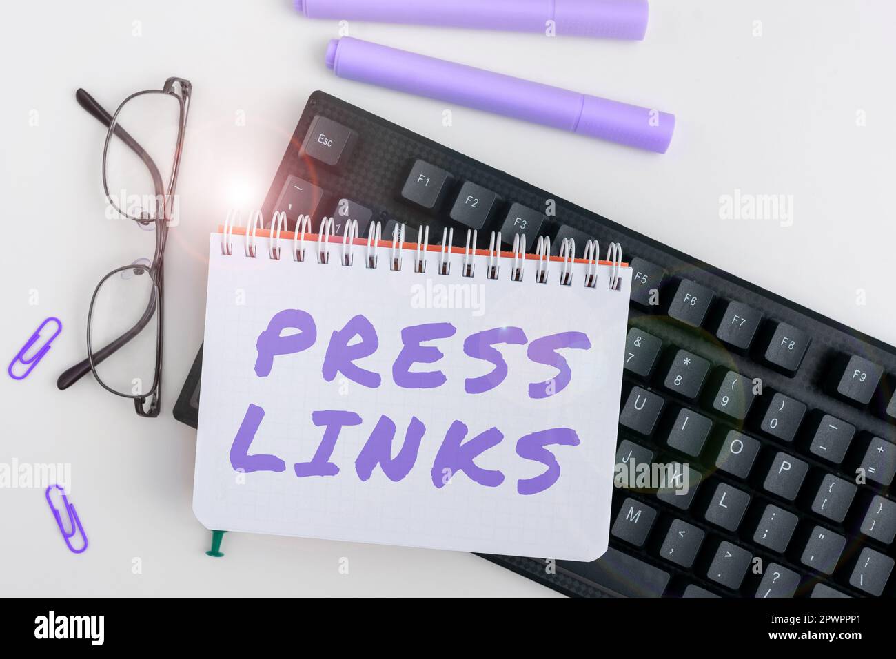 Ein Schild, das Press Links anzeigt, ein Wort, das darauf geschrieben wurde, um die Rangfolge einer Site in der Suche zu manipulieren Stockfoto