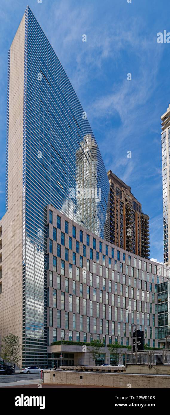 Das Louis Stein Center for Law and Ethics der Fordham University und die McKeon Hall fusionieren in der 150 West 62. Street, gegenüber vom Lincoln Center. Stockfoto