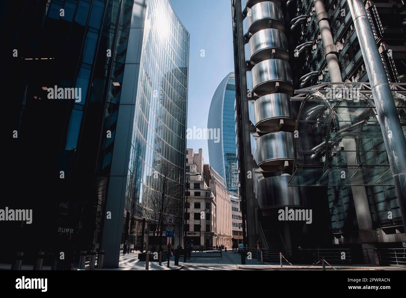 Wunderschöne Architektur in der Stadt london, mit Lloyds Gebäude und Skalpell Gebäude daneben Stockfoto
